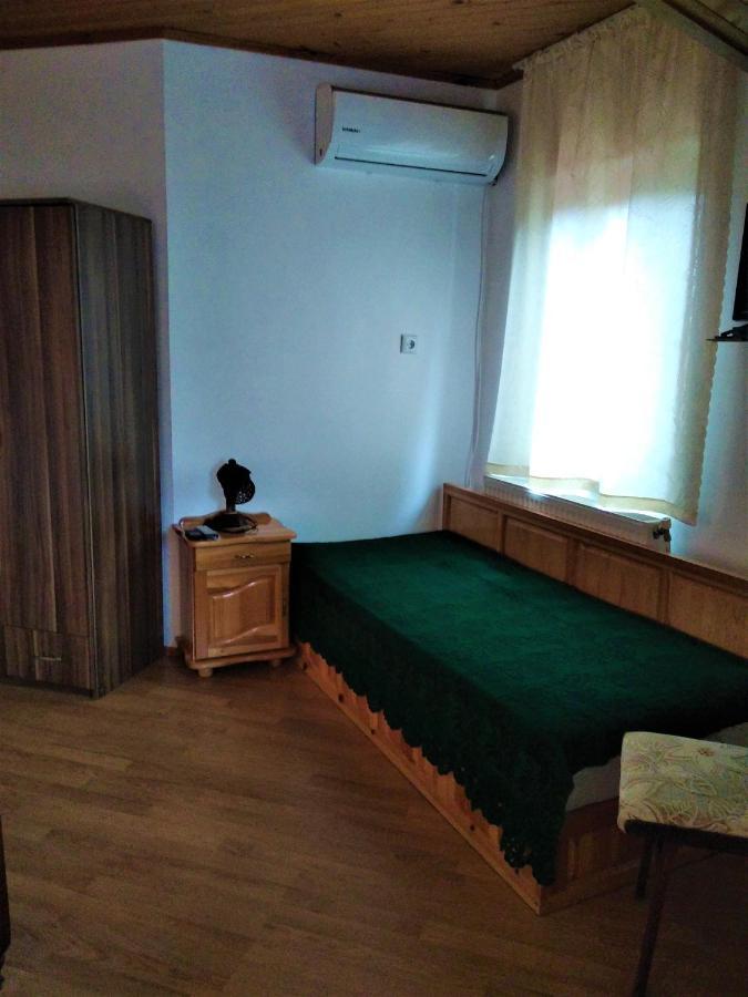 卡洛费尔 Къща Речен Шепот酒店 外观 照片